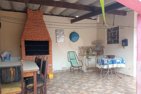Casa à venda com 3 quartos, sendo 1 suíte, em Vila Regina, Itapetininga, SP