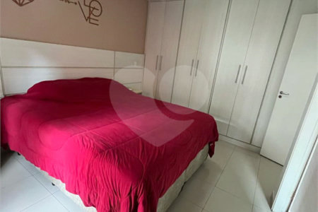 Casa à venda com 3 quartos, sendo 1 suíte, no condomínio Vila das Cores, São Paulo - SP