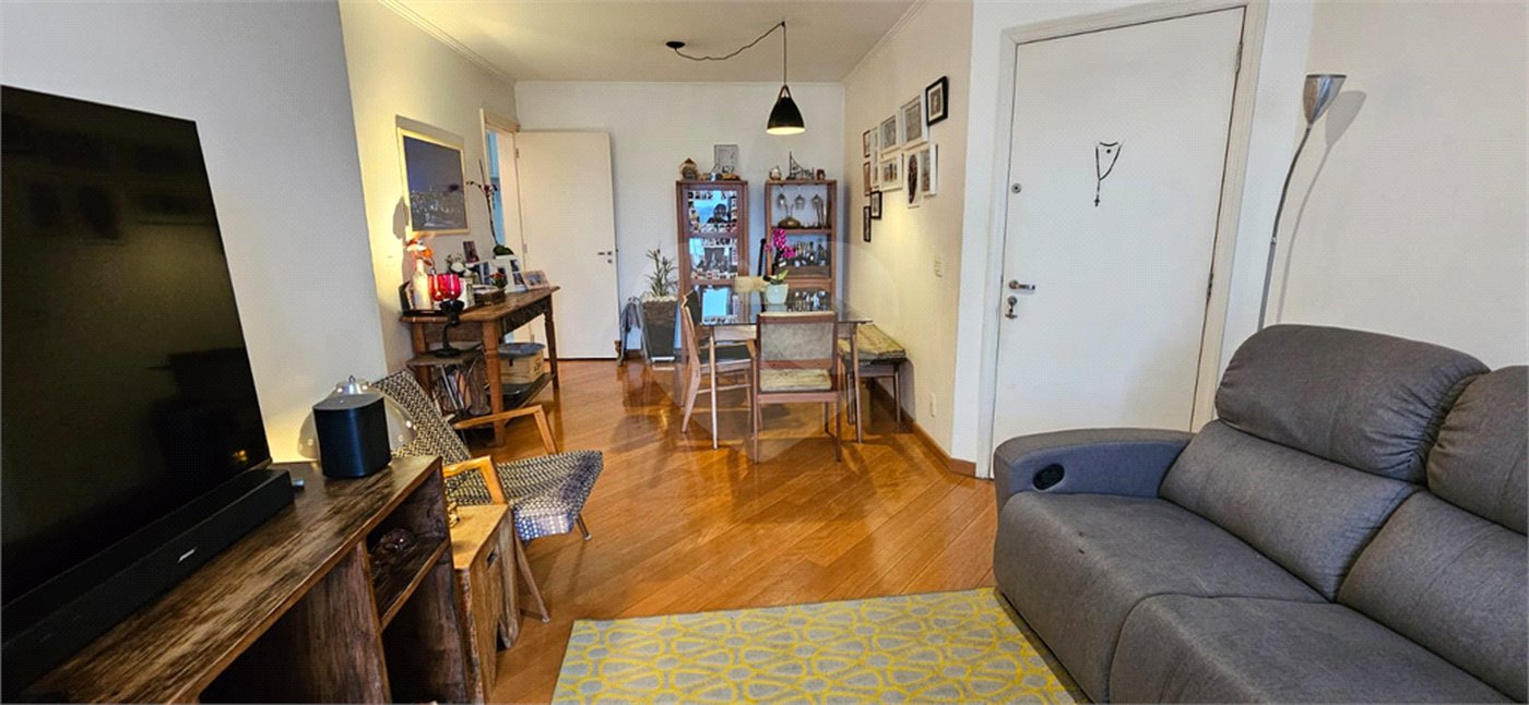 Apartamento à venda com 3 quartos, sendo 2 suítes, em Pinheiros, São Paulo, SP