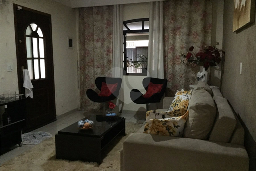 Sobrado à venda com 4 quartos, sendo 2 suítes, em Vila Nova Cachoeirinha, São Paulo, SP