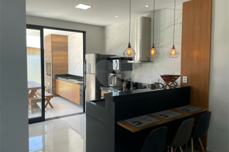 Casa à venda com 3 quartos, sendo 1 suíte,  em Residencial Horto Florestal Villagio, Sorocaba, SP