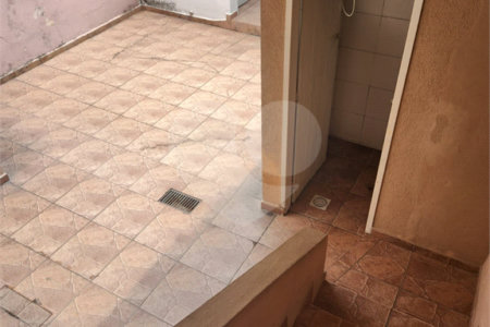 Sobrado à venda com 3 quartos em Vila Dalila, São Paulo, SP
