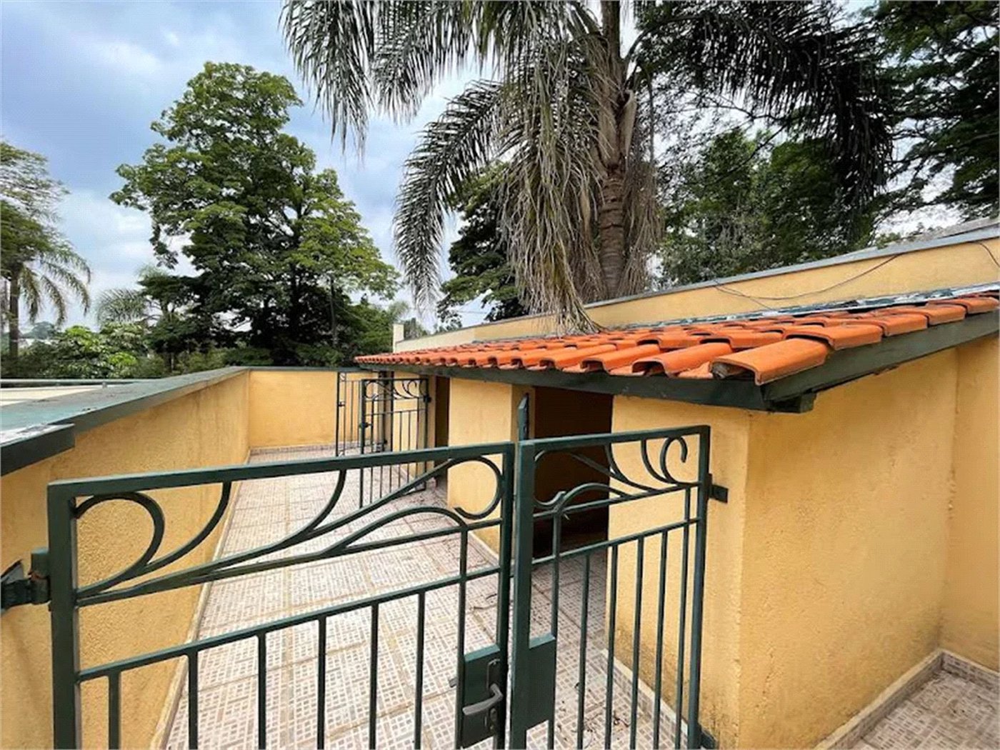 Casa à venda com 4 suítes no condomínio Miollo da Granja, Cotia - SP