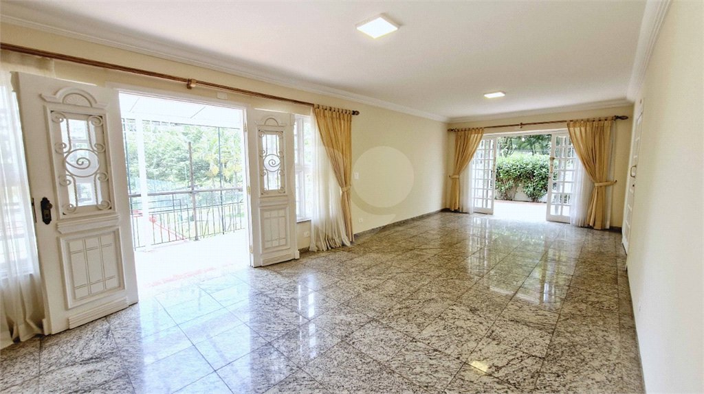 Casa à venda com 4 suítes no condomínio Jardim Vitória Régia, São Paulo - SP
