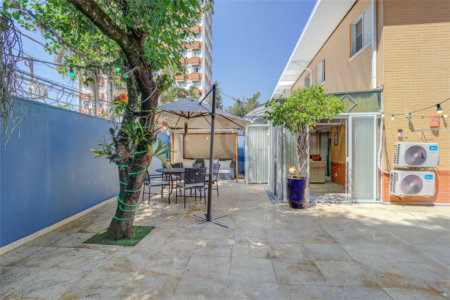 Casa à venda com 3 quartos, sendo 1 suíte, no condomínio Flora Park, São Paulo - SP