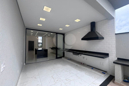 Casa à venda com 3 suítes no condomínio Campos do Conde I e II, Sorocaba - SP