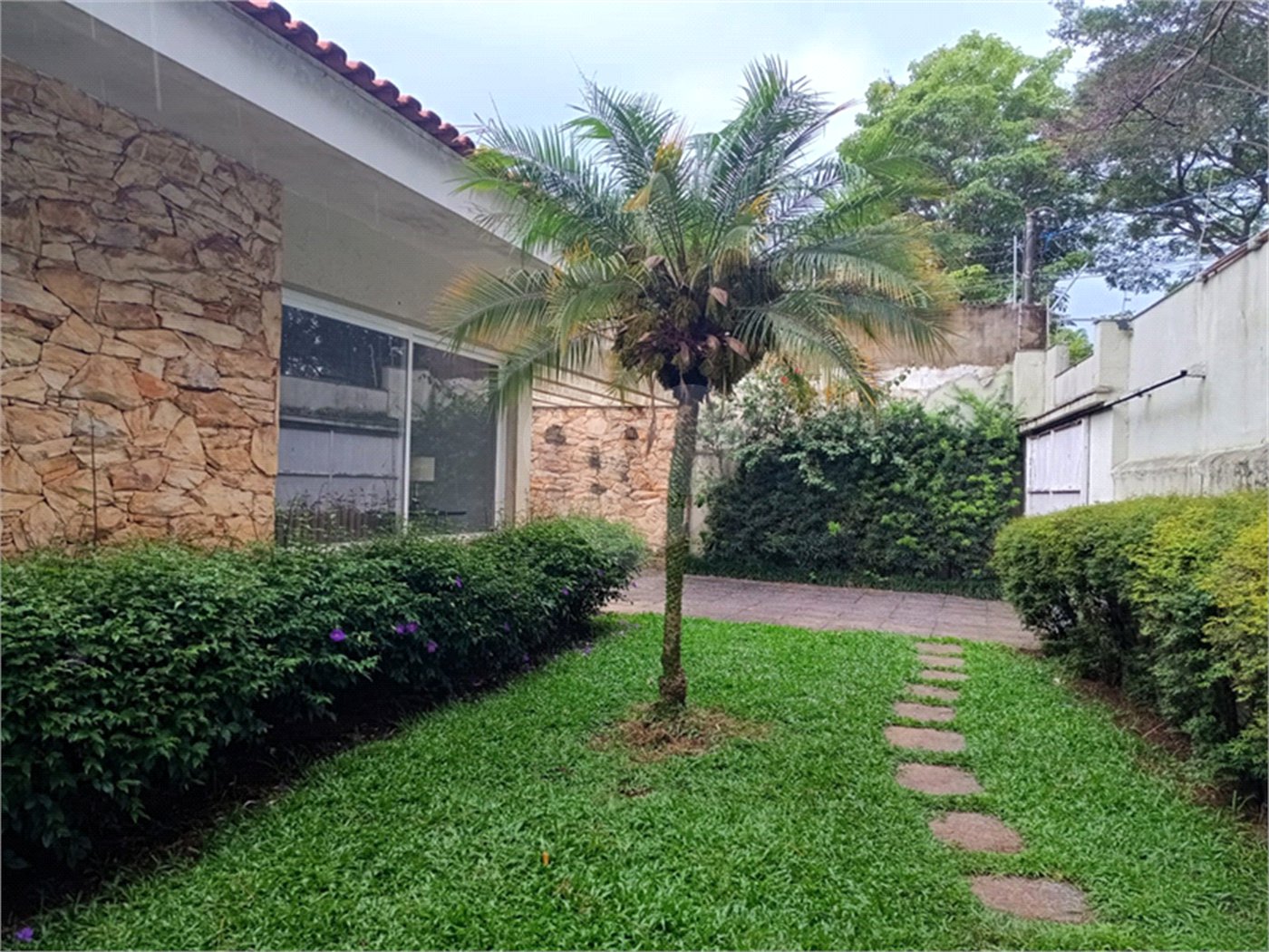 Casa Térrea à venda com 4 quartos, sendo 3 suítes, em Jardim Morumbi, São Paulo, SP
