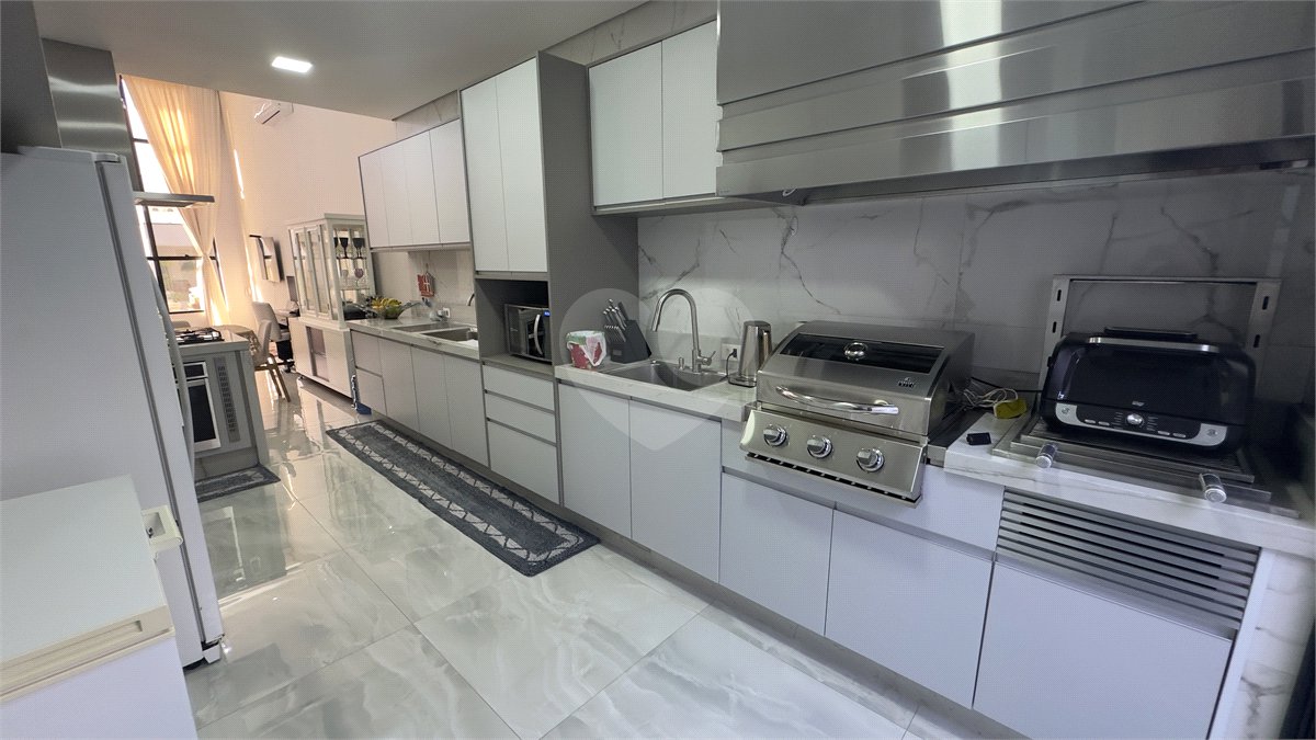 Casa à venda com 3 quartos, sendo 1 suíte, no condomínio Jardim Residencial Dona Maria José, Indaiatuba - SP