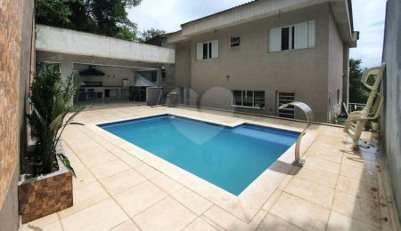 Casa à venda com 3 suítes no condomínio Vila Verde, Itapevi - SP