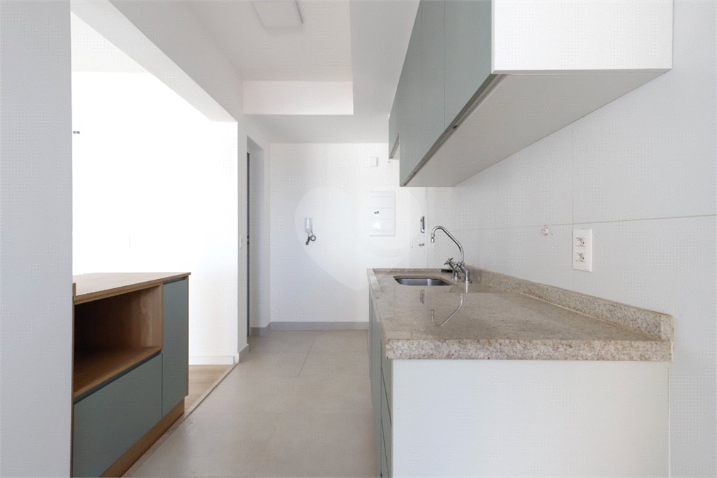 Apartamento à venda com 3 suítes em Vila Anastácio, São Paulo, SP