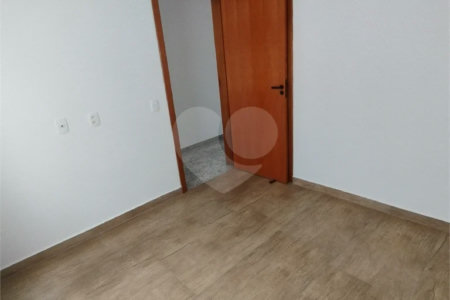 Sobrado à venda, 3 suítes, garagem, a 300 m do metrô Vila Matilde