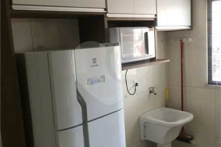 VENDE-SE STUDIO MOBILIADO CENTRO DE SÃO CARLOS.