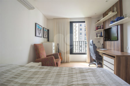 Apartamento à venda com 4 quartos, sendo 2 suítes,  em Jardim Parque Morumbi, São Paulo, SP