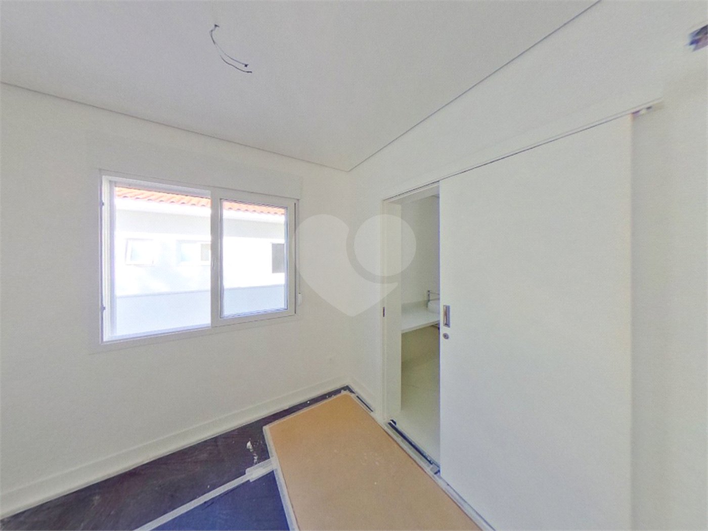 Casa à venda com 4 quartos, sendo 3 suítes,  em Jardim Marajoara, São Paulo, SP