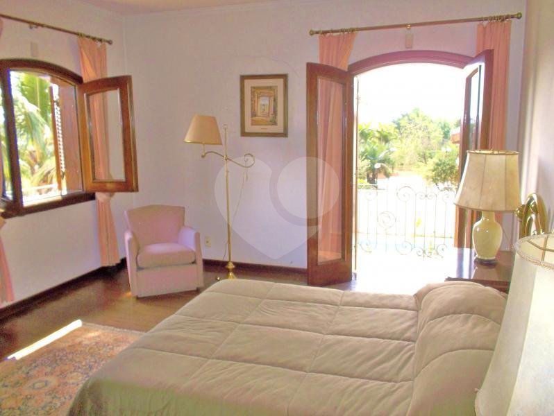 Sobrado à venda com 4 quartos, sendo 2 suítes, em Jardim Leonor, São Paulo, SP