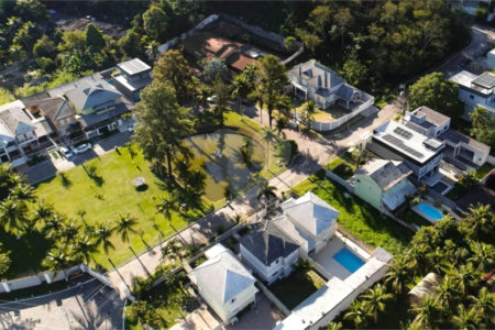 Casa à venda com 3 quartos, sendo 1 suíte, no condomínio Fazenda Cantagalo, Rio de Janeiro - RJ