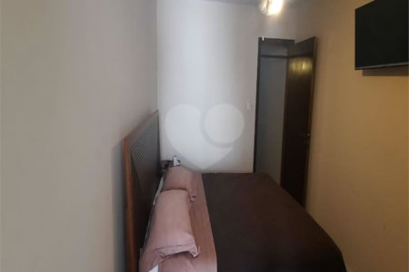 Sobrado à venda com 4 quartos, sendo 1 suíte, em Vila Marari, São Paulo, SP