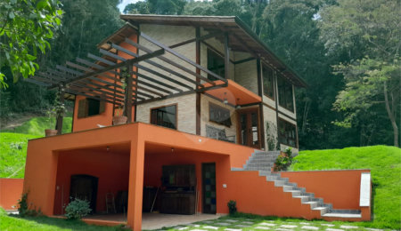 Casa à venda com 3 quartos, sendo 1 suíte, no condomínio Sausalito, Mairiporã - SP
