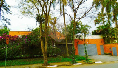 Sobrado à venda com 4 quartos, sendo 2 suítes,  em Granja Julieta, São Paulo, SP