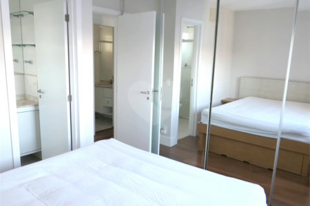Apartamento para alugar com 3 quartos, sendo 1 suíte, em Vila Olímpia, São Paulo, SP
