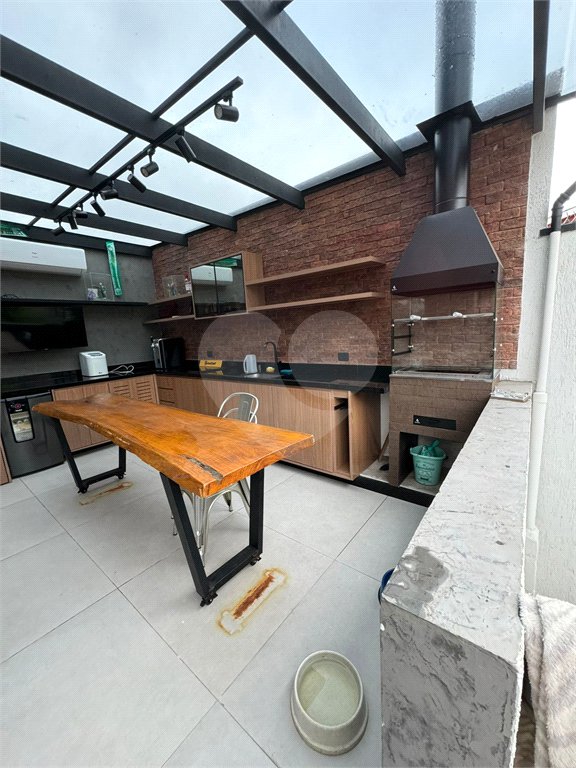 Casa à venda com 3 quartos, sendo 1 suíte, no condomínio Residencial Vegas, São Paulo - SP