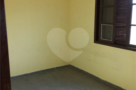 Casa à venda com 3 quartos, sendo 2 suítes, em Jardim Maria Duarte, São Paulo, SP