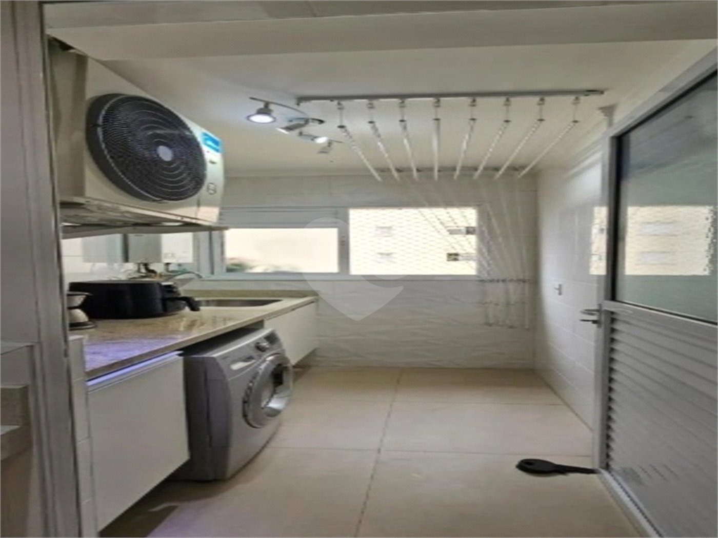 Apartamento à venda com 3 quartos, sendo 1 suíte,  em Vila Regente Feijó, São Paulo, SP