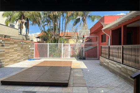 Casa Térrea à venda com 5 quartos, sendo 3 suítes,  em Vila Oliveira, Mogi das Cruzes, SP