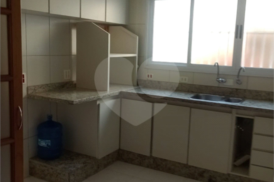 Sobrado à venda com 3 quartos em Sapopemba, São Paulo, SP