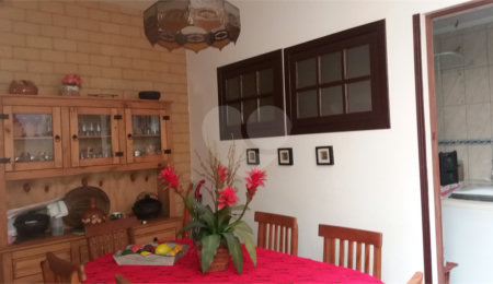 Sobrado à venda com 3 quartos, sendo 1 suíte,  em Tremembé, São Paulo, SP
