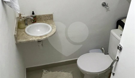 Casa à venda com 2 suítes no condomínio Jd. Avelino II, São Paulo - SP