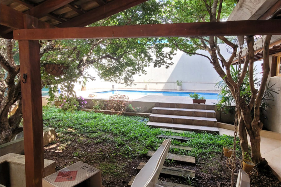 Sobrado à venda com 4 quartos, sendo 3 suítes, em Horto, São Paulo, SP