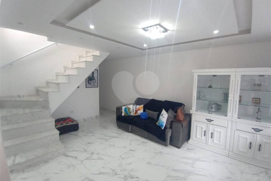 Sobrado à venda com 4 quartos, sendo 1 suíte, em Tremembé, São Paulo, SP