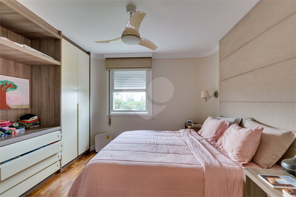 Apartamento à venda com 4 quartos, sendo 1 suíte, em Santo Amaro, São Paulo, SP