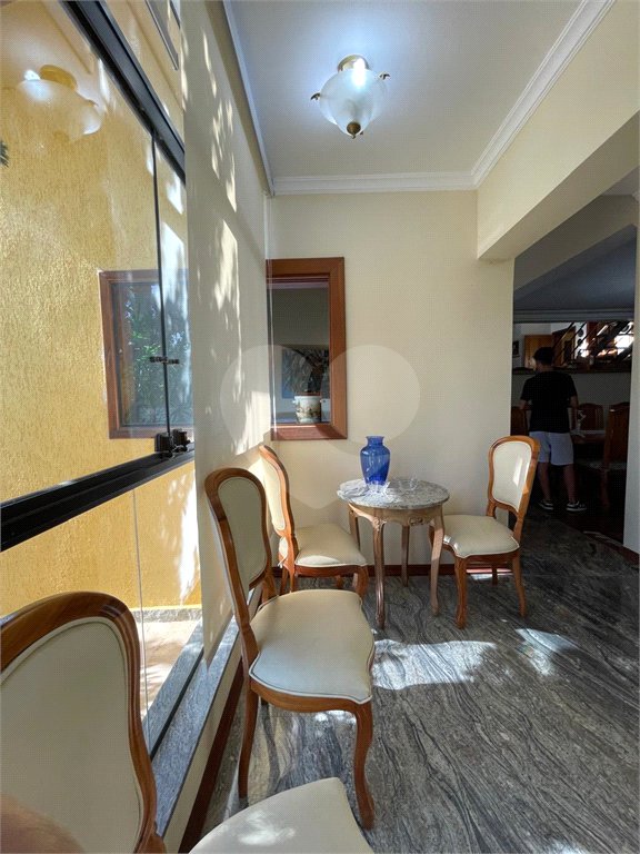 Casa à venda com 9 quartos, sendo 4 suítes, em Condomínio Flamboyant-b, Atibaia, SP