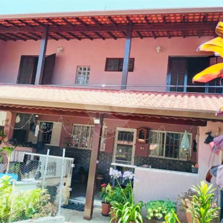 Sobrado à venda com 3 quartos, sendo 1 suíte, em Jardim Casa Branca, Suzano, SP