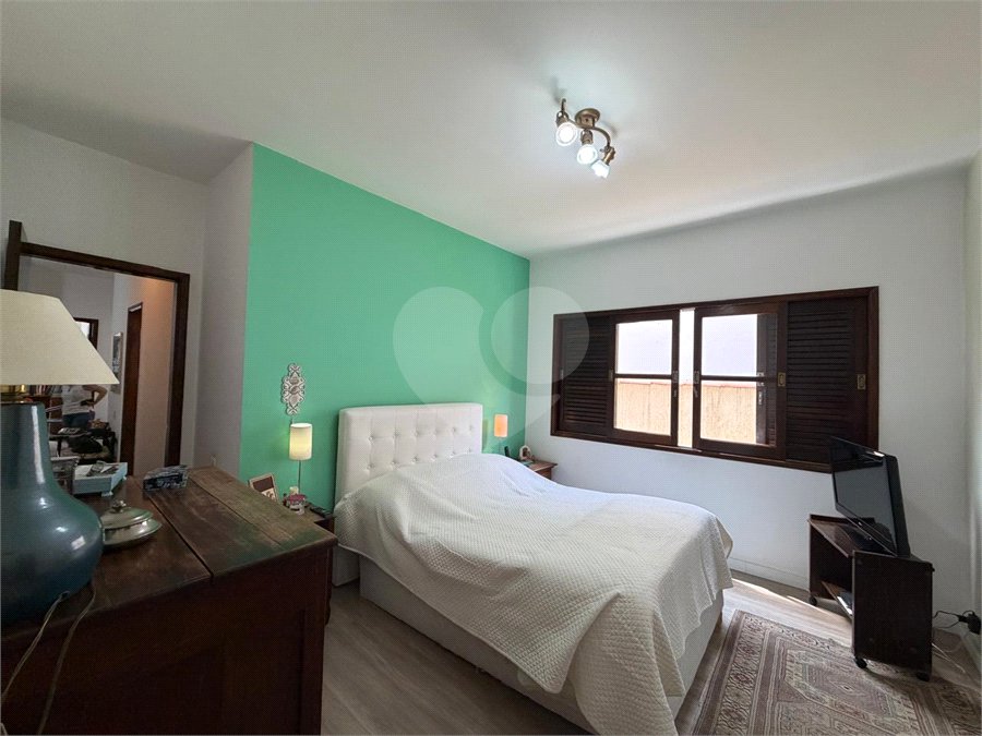 Casa à venda com 4 quartos, sendo 1 suíte, no condomínio Taquaral, São Paulo - SP