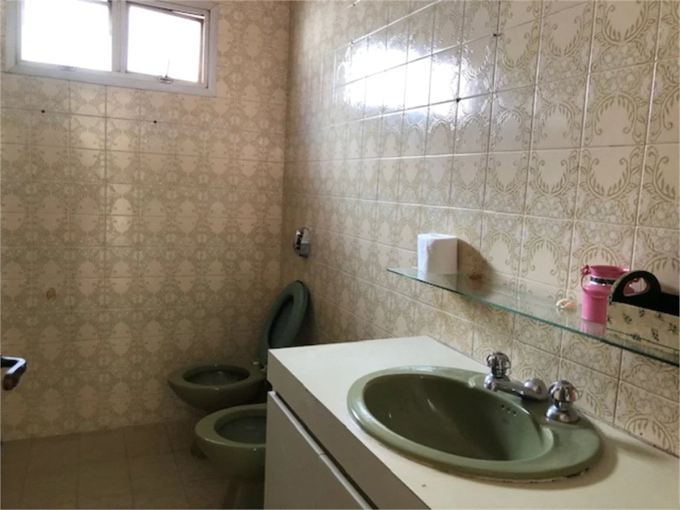 Casa à venda com 4 quartos, sendo 2 suítes,  em Jardim Leonor, São Paulo, SP
