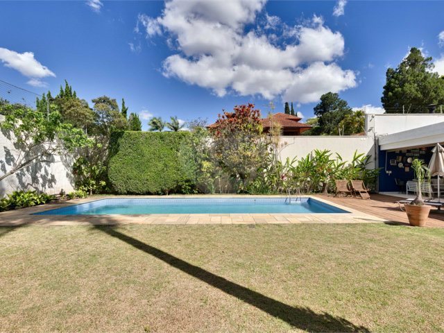Casa à venda com 4 suítes em Jardim Cordeiro, São Paulo, SP