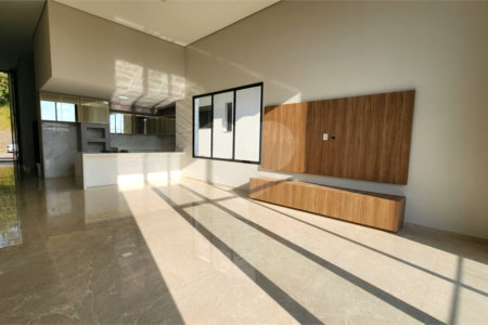 Casa à venda com 3 suítes no condomínio Santa Isabel I, Louveira - SP