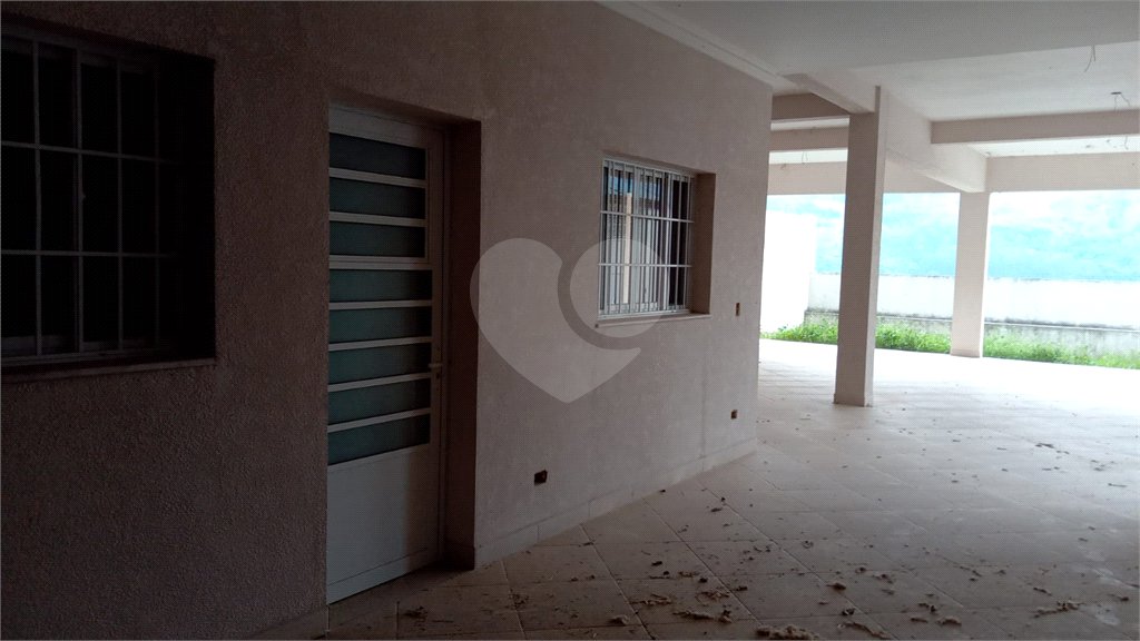 Casa à venda com 5 quartos, sendo 3 suítes,  em Serra da Cantareira, Mairiporã, SP