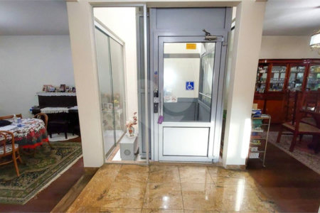Casa à venda com 6 quartos, sendo 3 suítes, em Jardim Brasil (zona Sul), São Paulo, SP