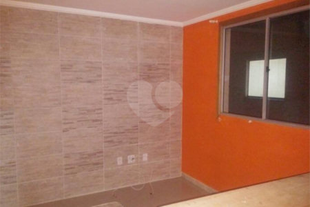 Apartamento à venda com 2 quartos em Jardim Itamarati, Poá, SP