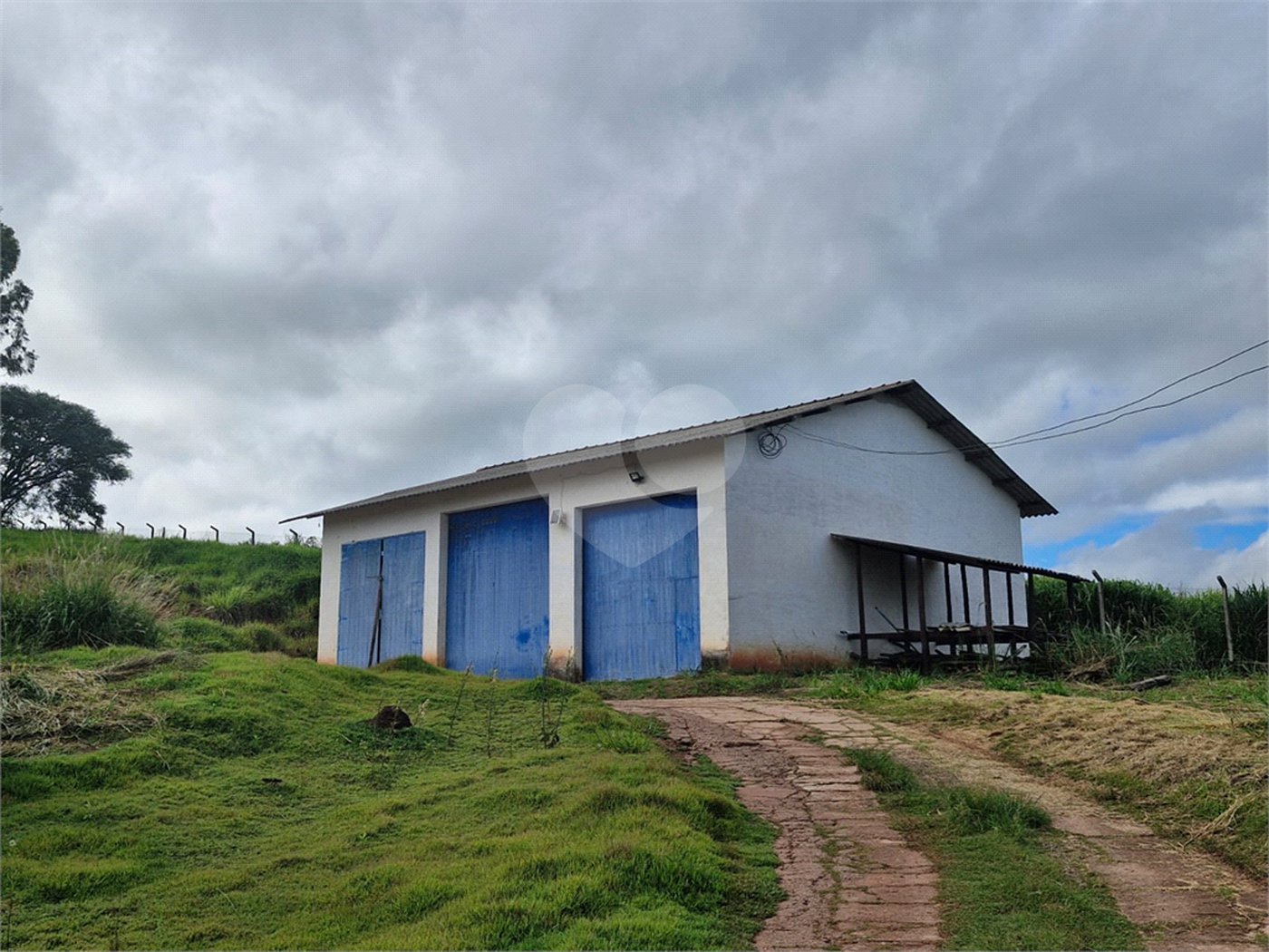 Sítio à venda com 8 quartos, sendo 1 suíte, em Bairro do Laranjal, Atibaia, SP