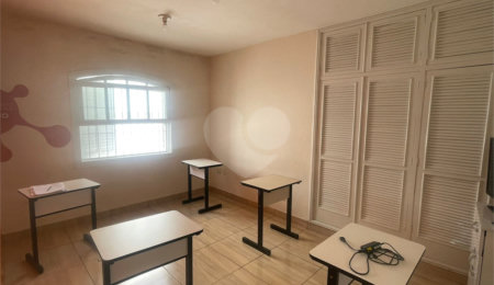 Casa Térrea à venda com 4 quartos em Vila Oliveira, Mogi das Cruzes, SP