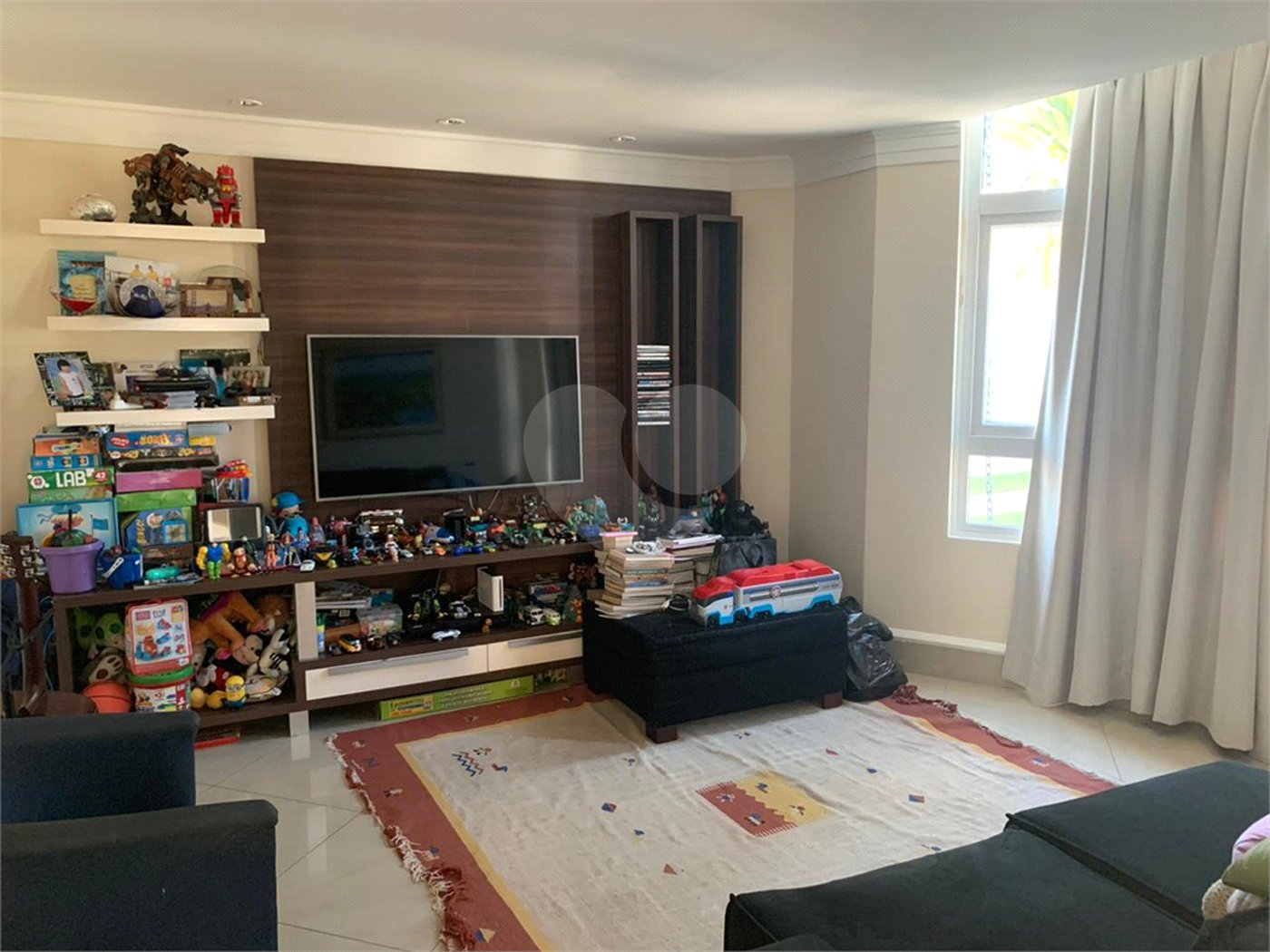 Casa à venda com 5 quartos, sendo 4 suítes, no condomínio Santa Teresa, Itupeva - SP