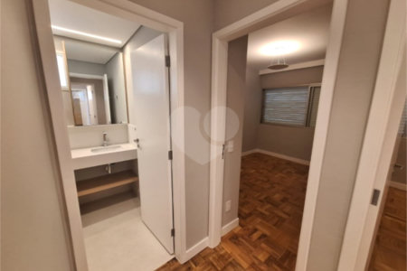 Apartamento à venda com 3 quartos, sendo 1 suíte, em Itaim Bibi, São Paulo, SP