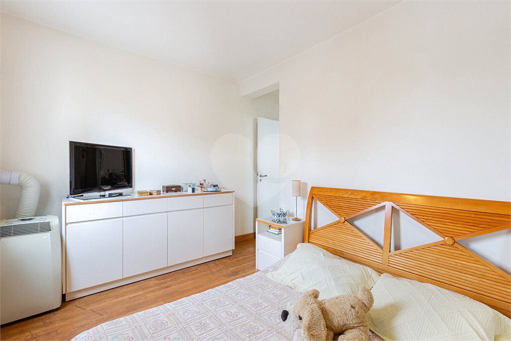 Apartamento à venda com 3 quartos, sendo 2 suítes, em Alto da Lapa, São Paulo, SP