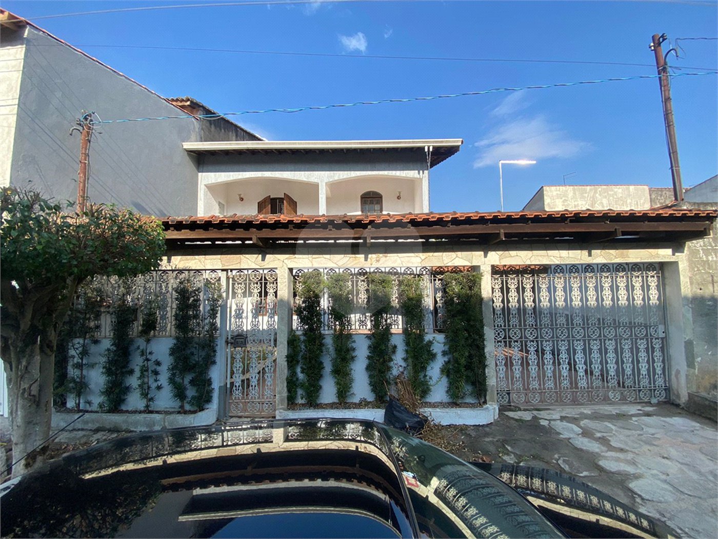 Sobrado à venda com 4 quartos, sendo 1 suíte, em Jardim Medina, Poá, SP