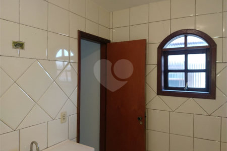 Sobrado à venda com 3 quartos, sendo 1 suíte, em Parque Ramos Freitas, São Paulo, SP